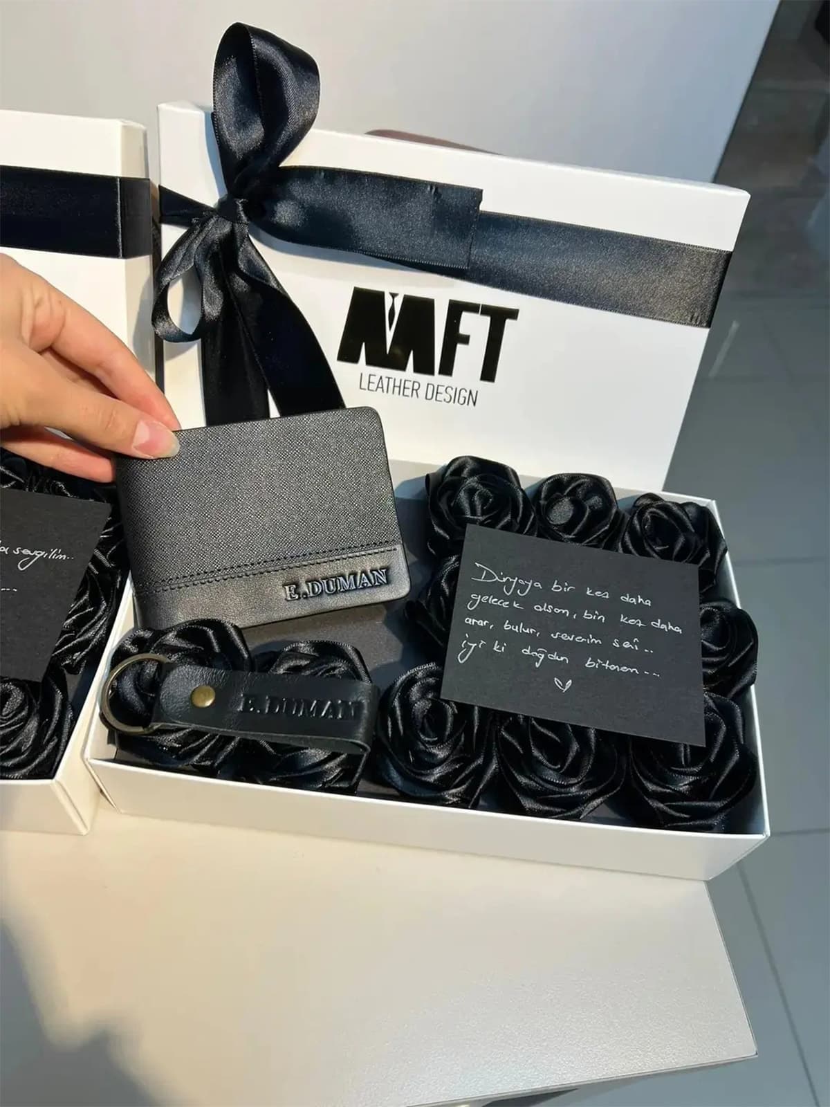 Milano Rose Box İsim Yazılı Hakiki Deri Cüzdan Seti – Napa Siyah